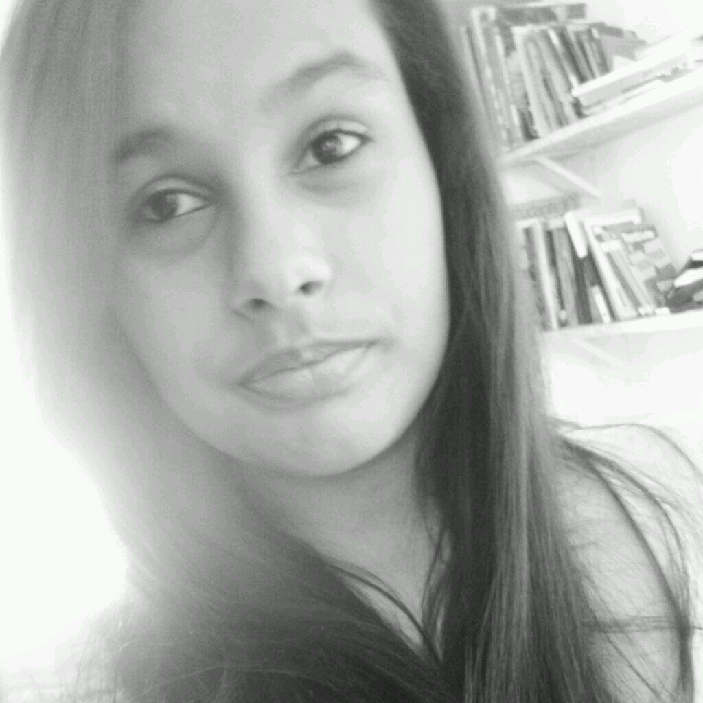 A garota que tenta sobreviver...um dia de cada vez.
One Direction meus maridos 3 #Directioner.