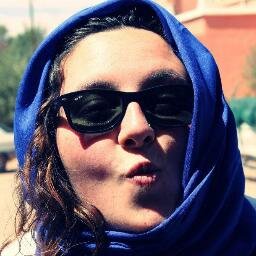 Maestra de Educación Infantil. Me gusta montar a caballo y el baloncesto.
