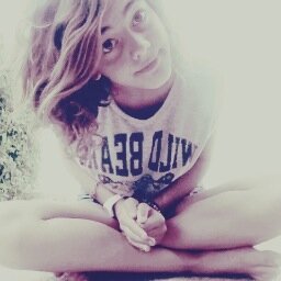 Heyyy 3 Maybe that I am a fan of One Direction... Well then , it is not for his that I am a kid ! (: