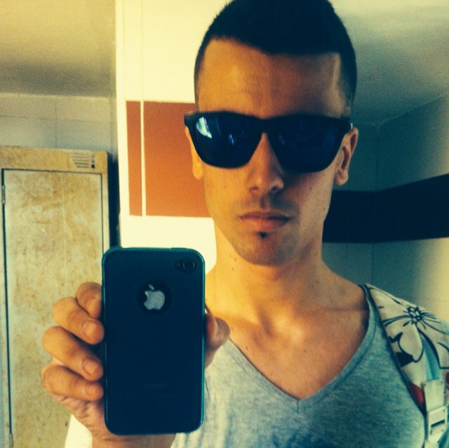 jjpm91juanjo's profile picture. La vida es como un rompecabezas: Cada pieza tiene una razón, un lugar, un por qué. No insistas en poner piezas donde no caben... 21+Infinito ♥