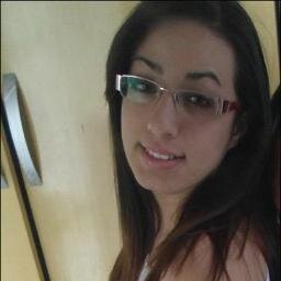 16 anos . meiga e educada com quem merece.  ♡