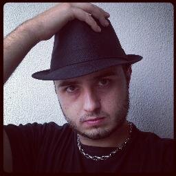 Bacharel em sistemas, profissional web desde 2009, entusiasta de tecnologia, dança, música, web, etc e tal. :)