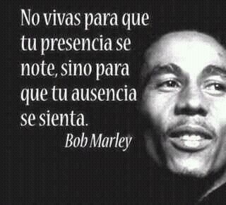 canto bien eso dicen,mi fuerte es el regee.. sueño con formar mi banda y aser buena musica.. aguante NTVG,boca y nada mas