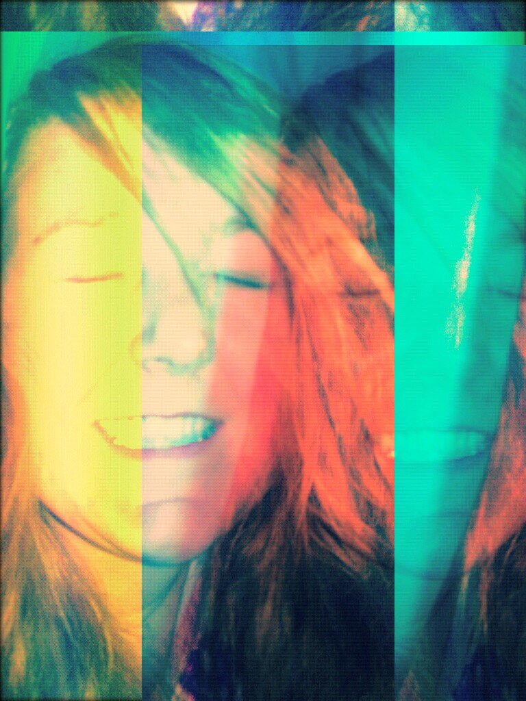 spontaneity:my thing. photography:my passion. heart:[on]my sleeve. music:[in]my head