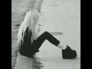 16 • depressed • self harm • anorexia • anxiety • Bi • always here to help • don't be scared to DM me • ♥♥ •