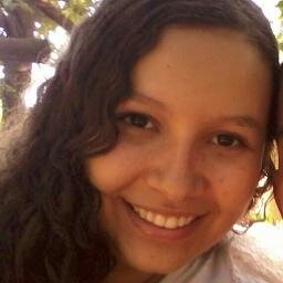A felicidade nos olhares dos outros é loucura, por isso sorria, mesmo que chamem você de louco(a).....