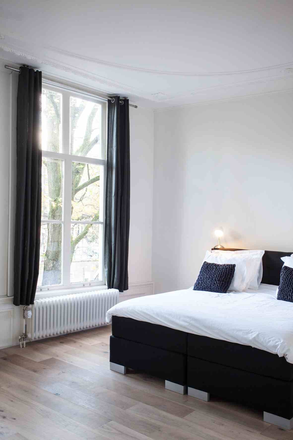On Amsterdam’s most beautiful canal, in the centre of the city, this outstanding B&B just opened. Follow us for daily MokumSuitesTips! info@mokumsuites.com