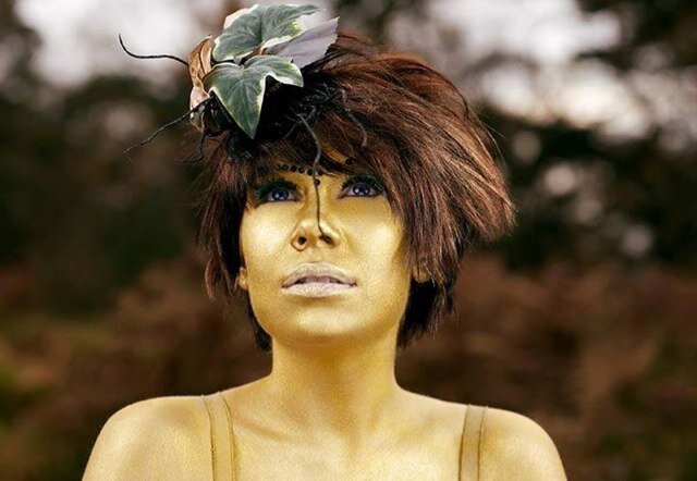 Hi I'm Sharon Ann. I am a professionly trained freelance hair and make up artist based in the West Midlands.​