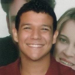 Um do criadores do canal Piratas do Beberibe, tecladista, cantor,domino maioria dos programas da adobe, Nerd, Gamer, sou bonito e amo minha família :)
