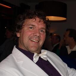 Getrouwd met Karin, vader van Dania, Tim en Amber. Betrokken bij Sogeti, HP NonStop, CDA Nieuwkoop, Braderie en Kermis Langeraar, C.V. De Plasduikers etc...