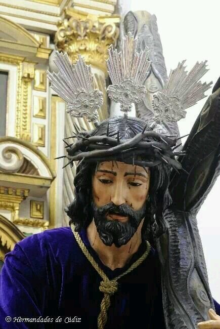 Jóvenes de la Hermandad de Jesús Caído de Cádiz