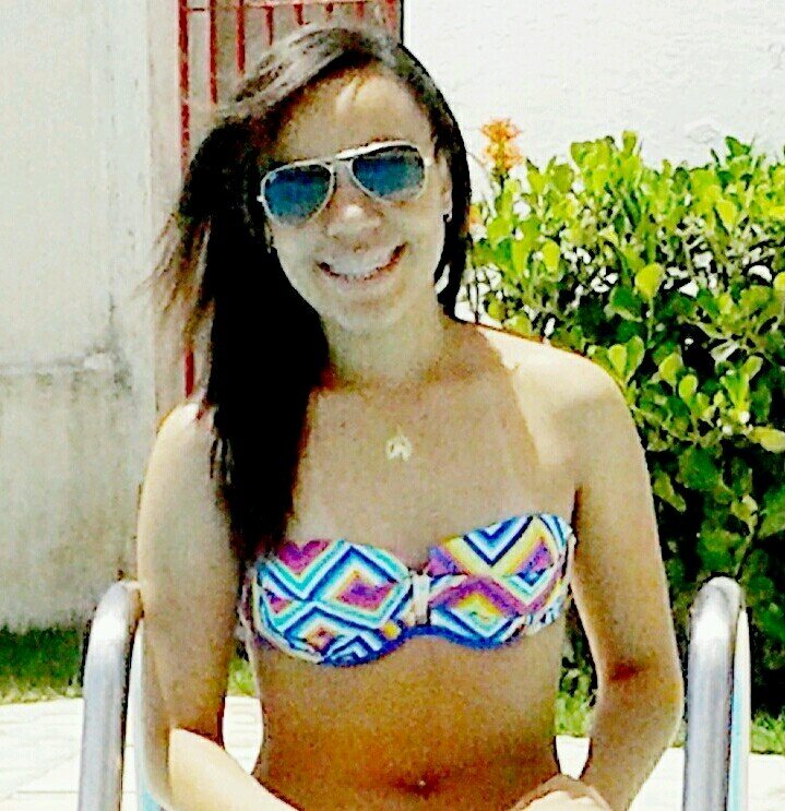 Paraibana, 17 Anos,  estudante, Amo a minha família. Minha maior paixão é Vaquejada!