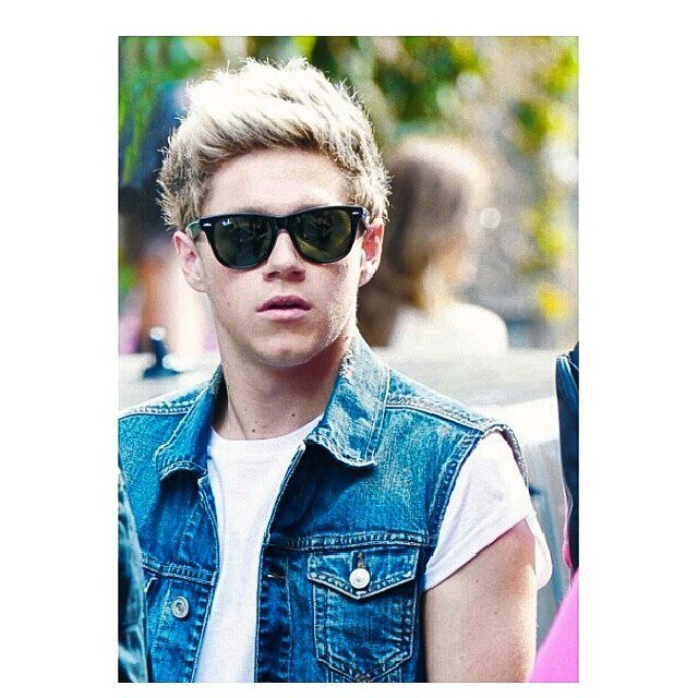 DONT FOLLOW THIS ACCOUNT FOLLOW @HolyFuckNiall_ PLEASE THANK YOU SO MUCH LOVES, ❤❤❤❤