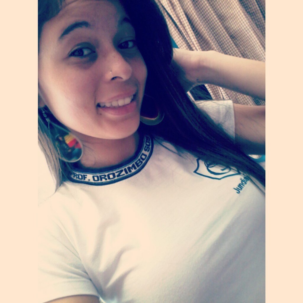 - tanta rebeldia deixa ela ainda mais linda ♪