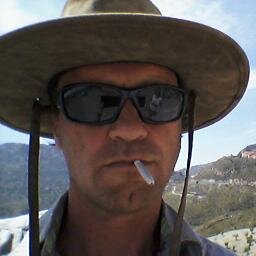 Ex-Pat Poker Enthusiast & Amateur Farmer! Private Games in Malaga, Spain.. Poker entusiasta organizadora de juegos privados en Málaga.