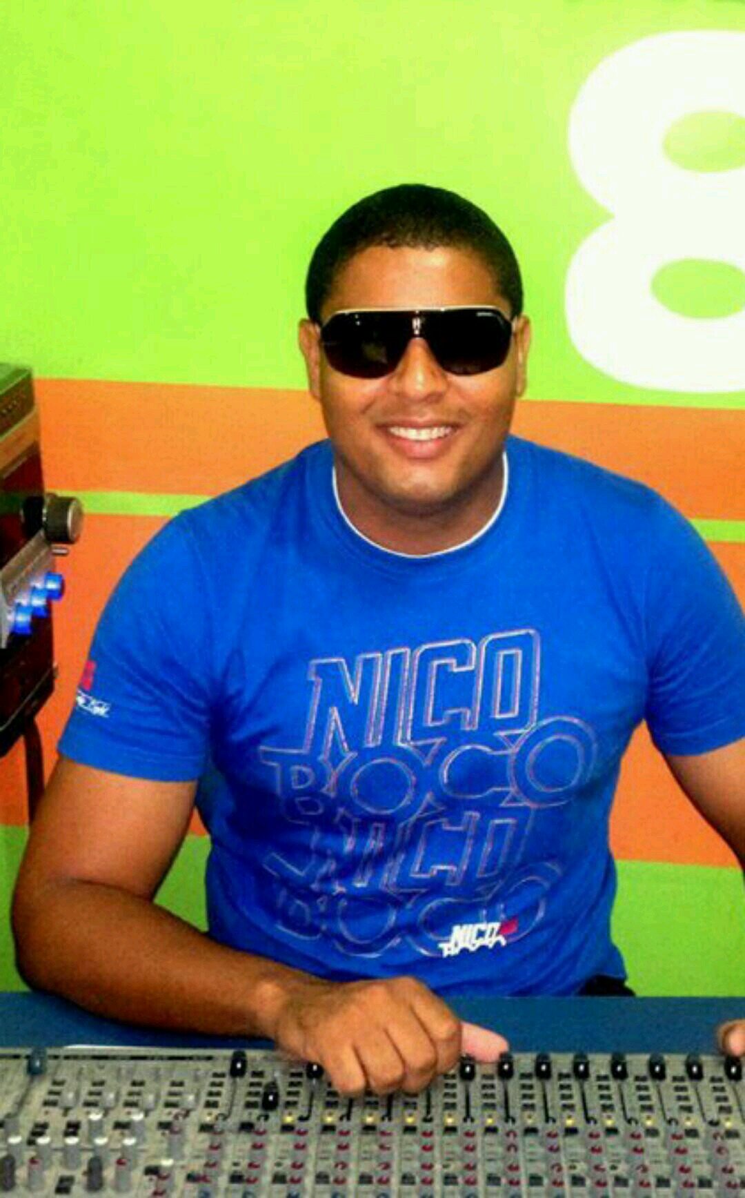 Um apaixonado pelo Rádio e amante da boa música. Torcedor do Vitória. Baiano, Nordestino sim senhor, com muito orgulho.