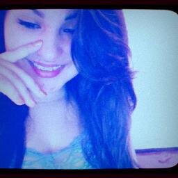 Que as minhas forças não se acabem, e que meu
sorriso esteja sempre de pé.