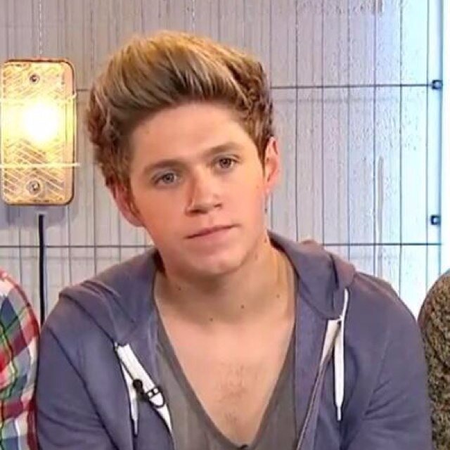 this is a free follow so please dont follow this account :) please follow @niallscraicah ask for a fback!