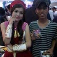 Bahagiakan lah orang tuamu selagi masih ada :)