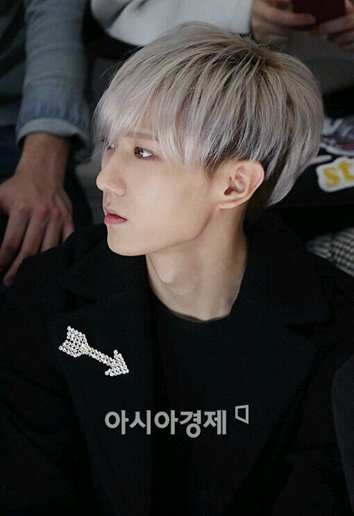 hallo dengan HYUNSEUNG disini..