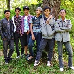 “Adigang, adigung, adiguno “.
 Artinya jaga kelakuan, jangan sombong dengan kekuatan, kedudukan, ataupun latarbelakangmu.