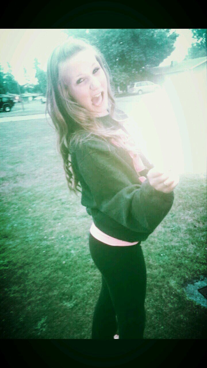 ◆lifes a bitch and I'm just playin in the sand..◆