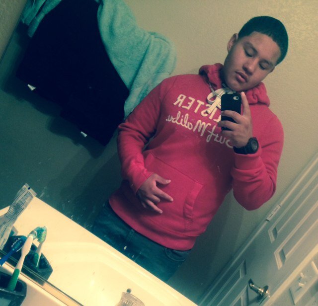 Im athletic i love football and im nice sweet and funny.✌️☺️❤️