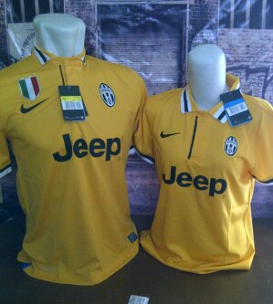 JERSEY Grade ORI.                                                hp 085755168268/ pin 2985556a /              Harga + Gambar/ HANYA 100 ribu saja /cek favorit