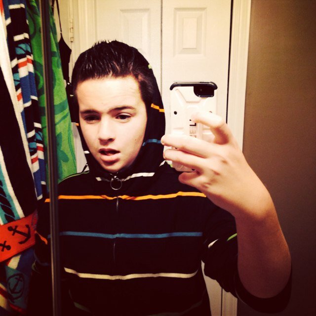 ༜12 year old freshman༜ ༜Mess with my peeps...་Your dead ༜