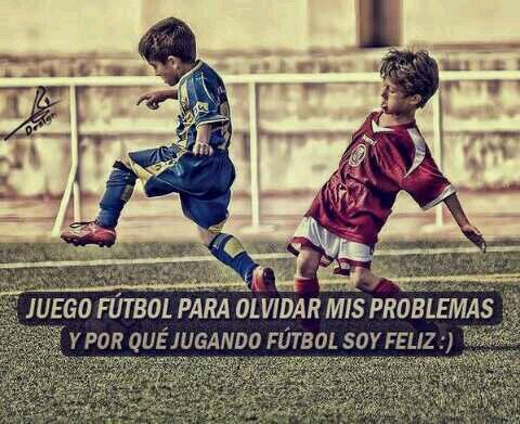 Apasionado del fútbol dentro y fuera de la cancha.