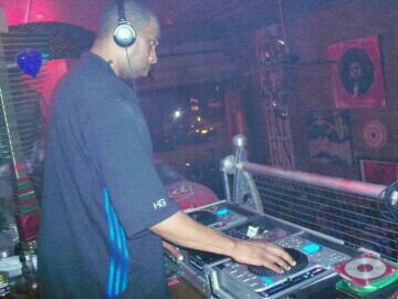 Emcee DJ Writer Producer Promoter.... I live for this, and will probably die by it ....Just bury me with my grey mixtape and my Kangol. WORD!