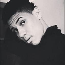 Não posso me definir em uma bio , estou sempre mudando ..