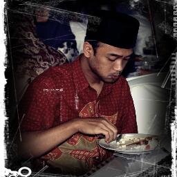 Karyawan Swasta - Pengusaha - Penyayang Keluarga - Futsal - Ngopi -
http://t.co/FxdRBTASOV