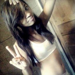 Sou uma menina meiga mais abusada ao mesmo tempo e no momento to carente precisando de alguém ;(