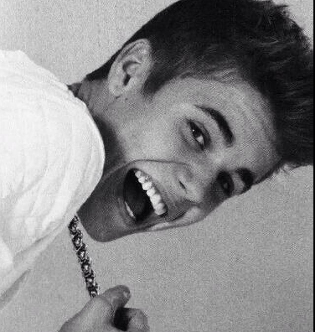 Ex @MeXupaBieber- since: 28/03/12