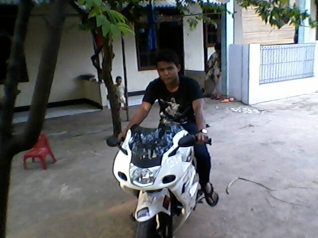 WawanCardreader's profile picture. -byar orang yang menilai