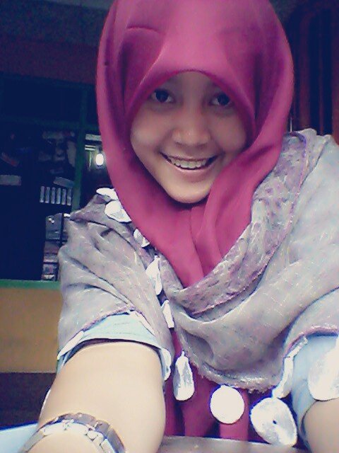 | born mey 23th 1996 | RSBI SMA MUHAMMADIYAH wsb| Follback just mention =D I    I this is meº°˚˚˚°I