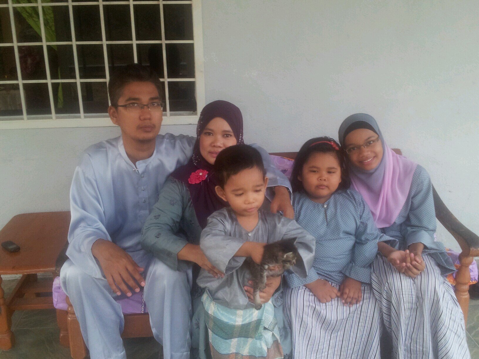 I love allah swt ♥ I love nabi muhammad swt ♥ I love my family ♥ and I really love my friend ♥ ☆RaziatulNabila☆