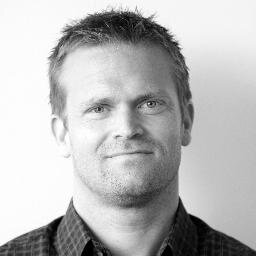 Trebarnsfar som har bodd i fotballens mekka, Liverpool. Har tidligere jobbet i Lyn, nå konsulent og partner i Concept Communication. Twitrer mest om LFC