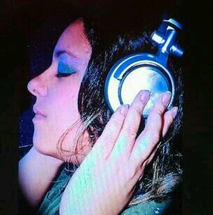 I am a DJ, the hostess with the mostess, brand managing promoter wild child.All that u herd is true Pb, especially the strange and beautiful. fuck spelling!