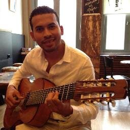 Ik heet Marcos Brasil, ik ben een docent muziek.
Ik woon in Dordrecht NL. Ik geef muziekles; Gitaar, bas, keyboard. Je bent welkom voor een proefles GRATIS.