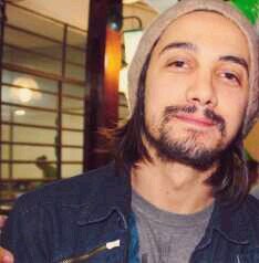 Dedicado ao guitarrista e segunda voz
@geerocha
da banda
@nxzerooficial
fundado: 02/04/13
moderadoras: @_MyAmyLee & @Danny_Pannda