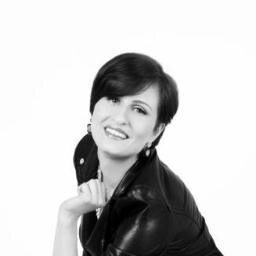 Family first. Passionate about fashion, marketing, consultancy, internet and fashion. Eternal optimist. Spiritual. Self developer. Entrepreneur.