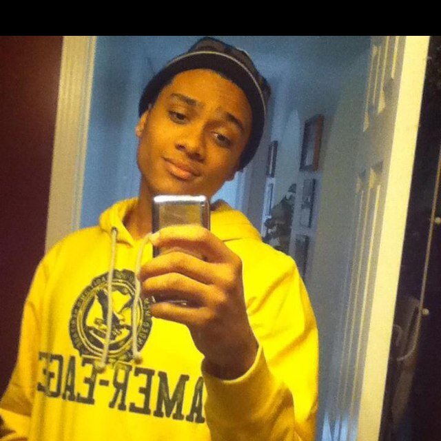 raymaloneybrahh's profile picture. gettin money & burnin tree