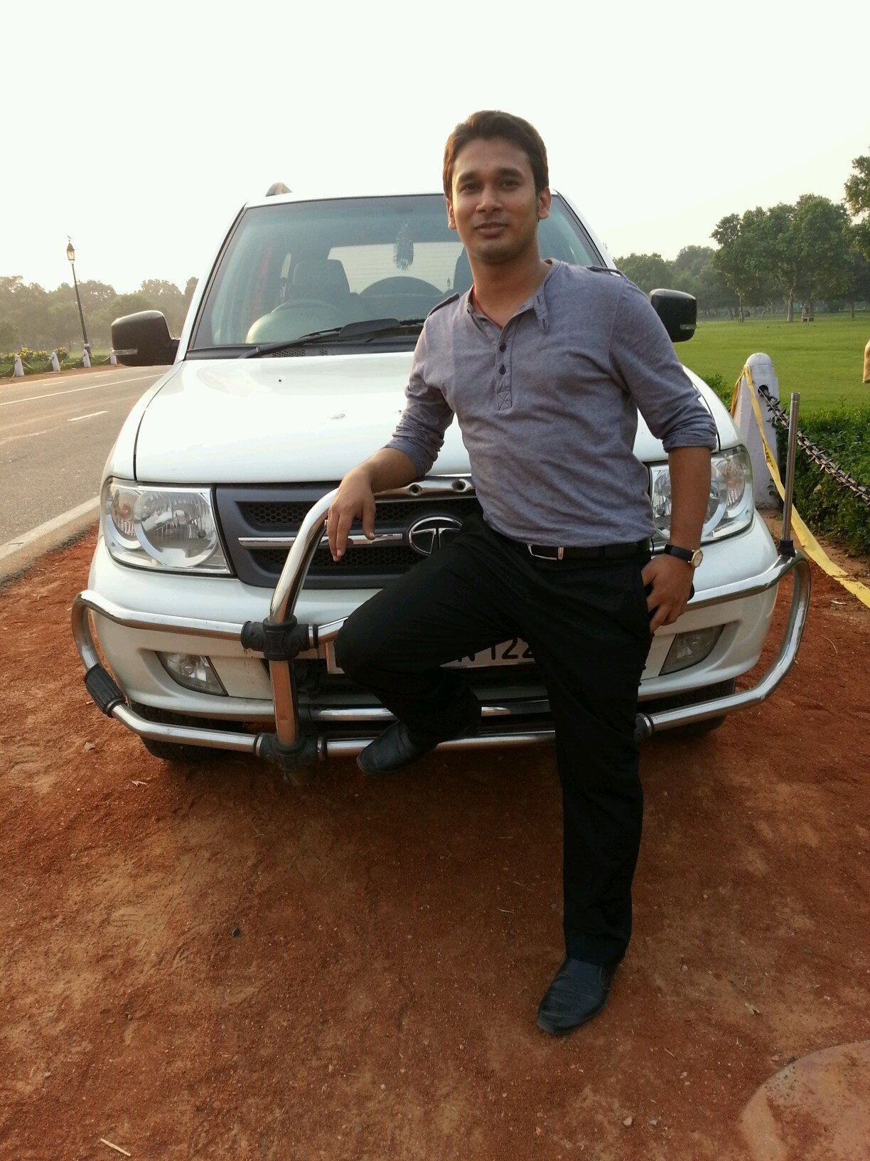 100200Hemant's profile picture. 