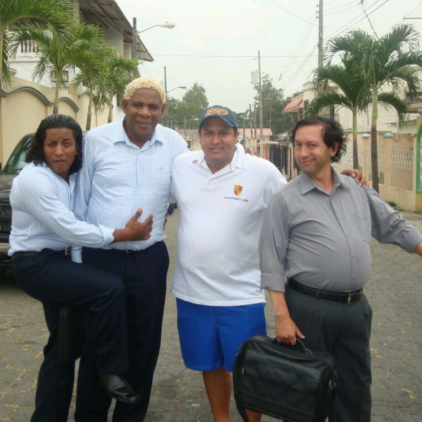 Soy alegre 😀,divertido lleno del amor de Dios.  https://t.co/NQtEcBqigu