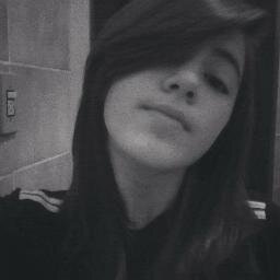 É mais facil sorrir, do que dizer pelo qual o motivo você está triste - Selena Marie Gomez