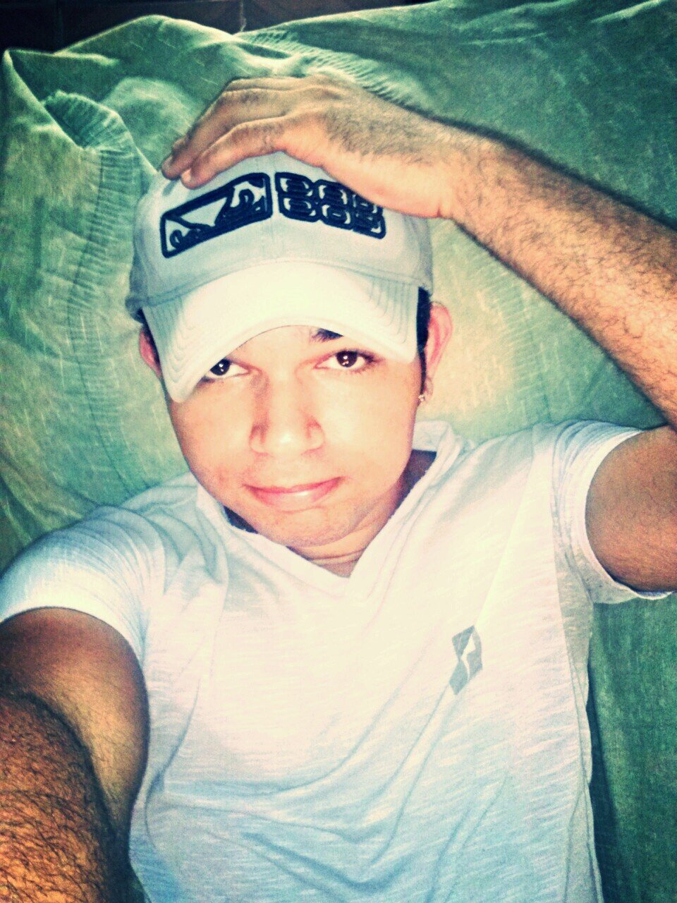 Sou loiro, rico, e bonito... Só tenho um defeito, sou mentiroso ¬¬