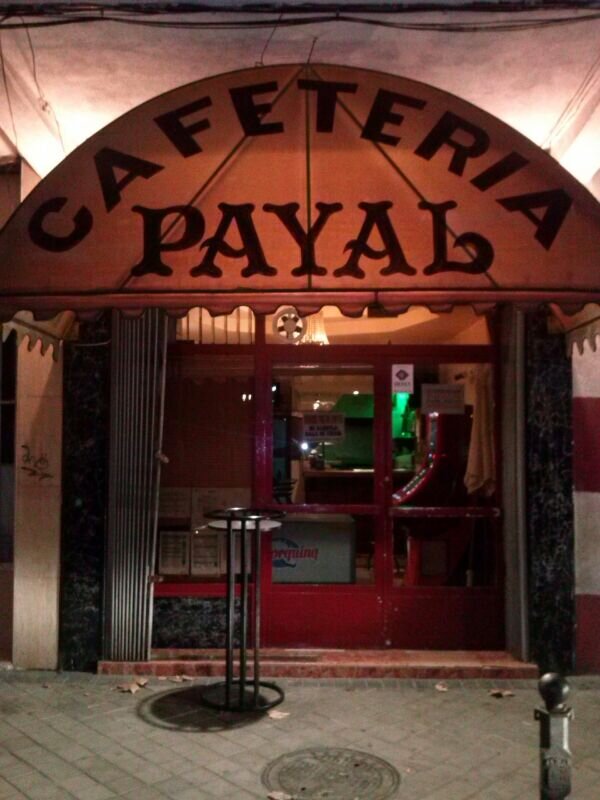 Nuevo pub creado para todo tipo de ambientes. Sala trasera del bar Payal, Mostoles (+18)