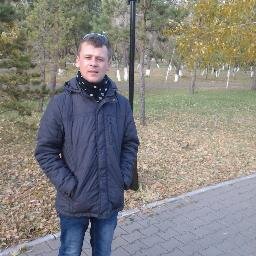 Он заменил сердце в груди на тысячу моторов
Мы ищем методики чтобы душа не простыла
Прости мир но я не вижу смысла в стрельбе холостыми....